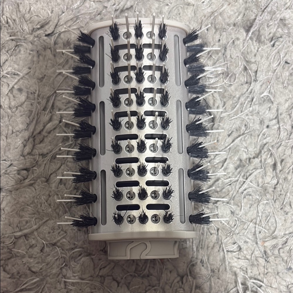 White and Black Hair Brush Attachment shark flexstyle